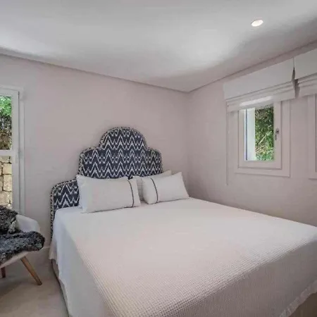 Chalet En Los Naranjos Malaga Villa