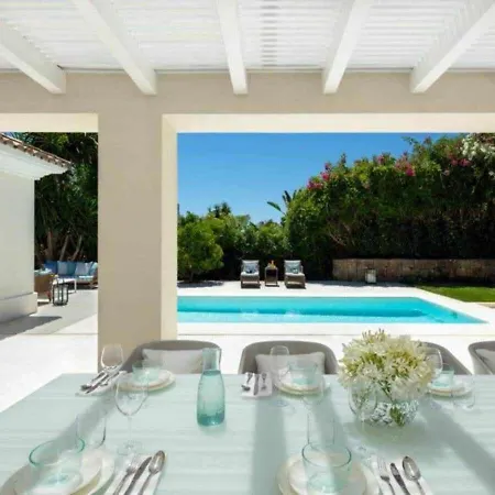 Chalet En Los Naranjos Malaga Marbella