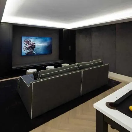 Villa Chalet En Los Naranjos Malaga