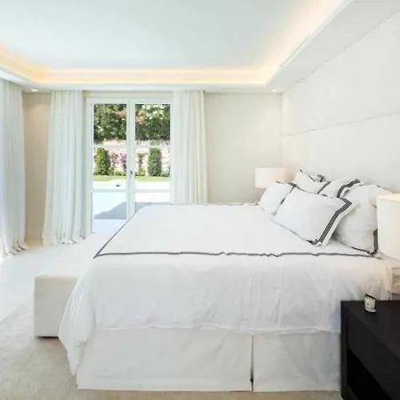 Chalet En Los Naranjos Malaga Villa