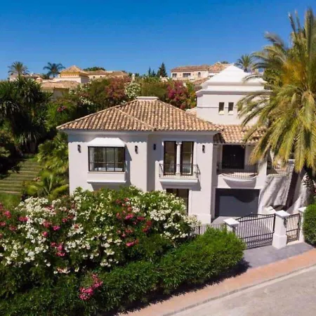 Chalet En Los Naranjos Malaga Villa *