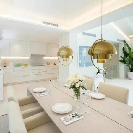 Chalet En Los Naranjos Malaga Villa