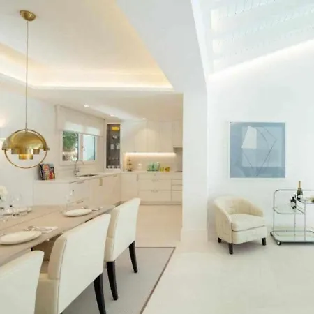 Chalet En Los Naranjos Malaga * Marbella