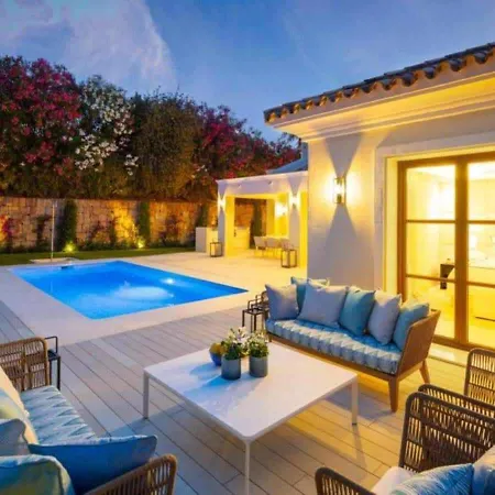 Villa Chalet En Los Naranjos Malaga *
