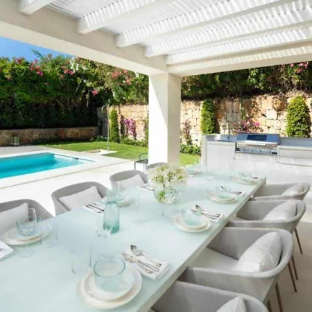 Villa Chalet En Los Naranjos Malaga *